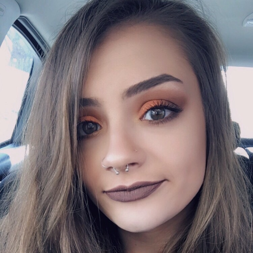 Meet your Posher, Carly